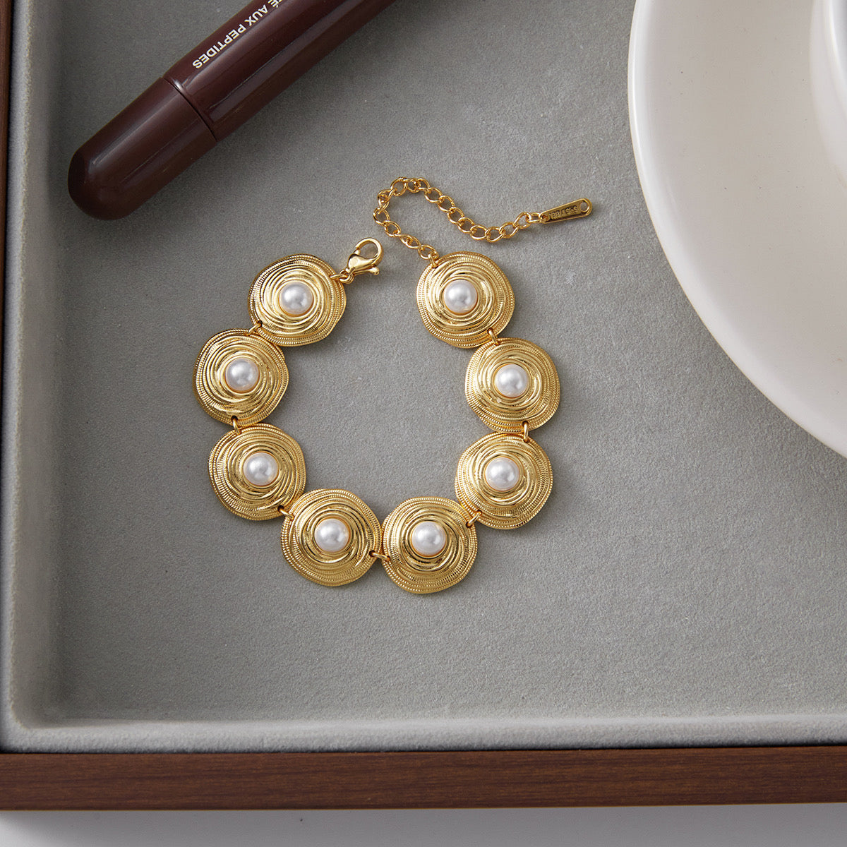 Round Bracelet with High-Gloss Pearls