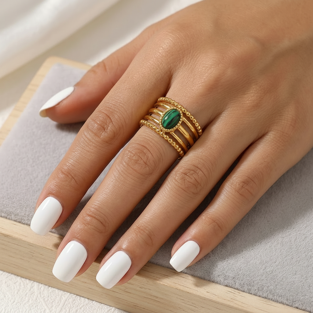 Vintage Green Stone Studded Ring