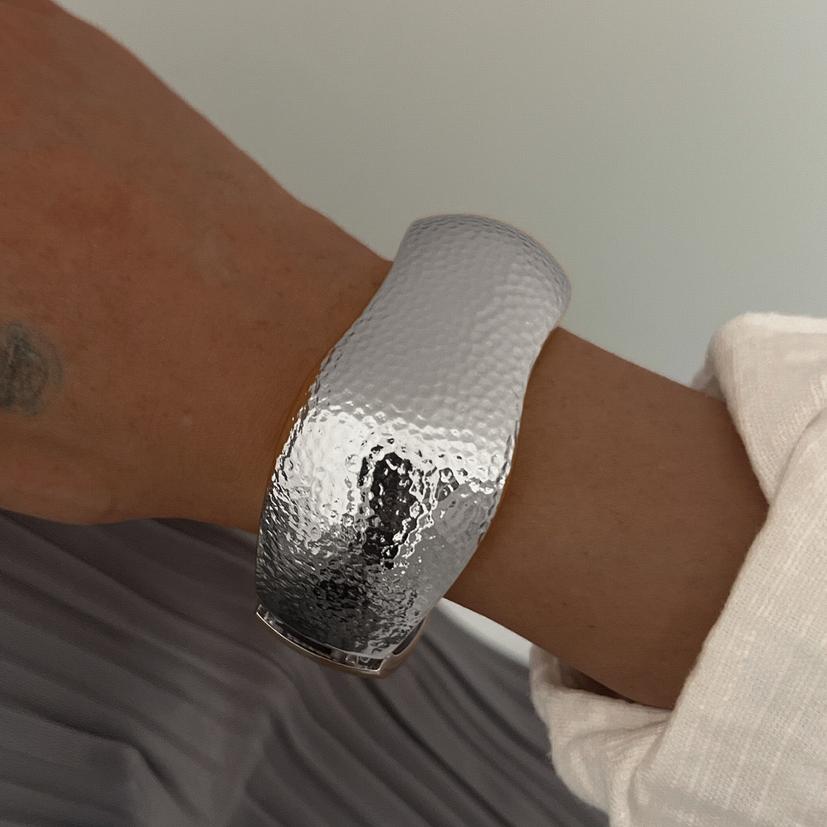 Alloy Bangle- Textured (Silver)