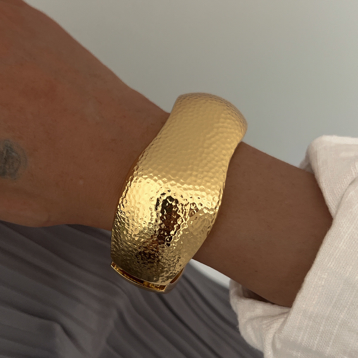 Alloy Bangle- Textured (Gold)