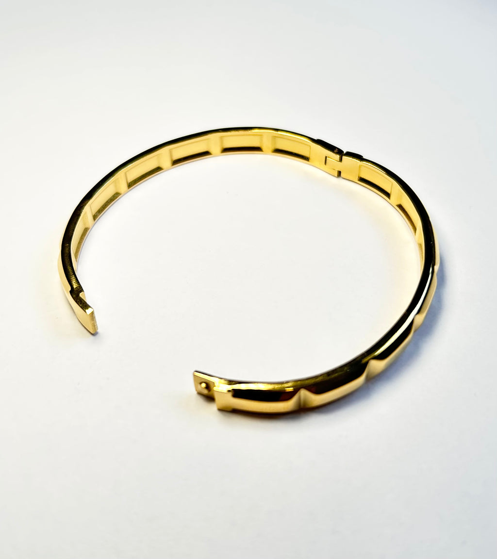 Titanium Steel Flap-Open Gold Bracelet- Pattern 4