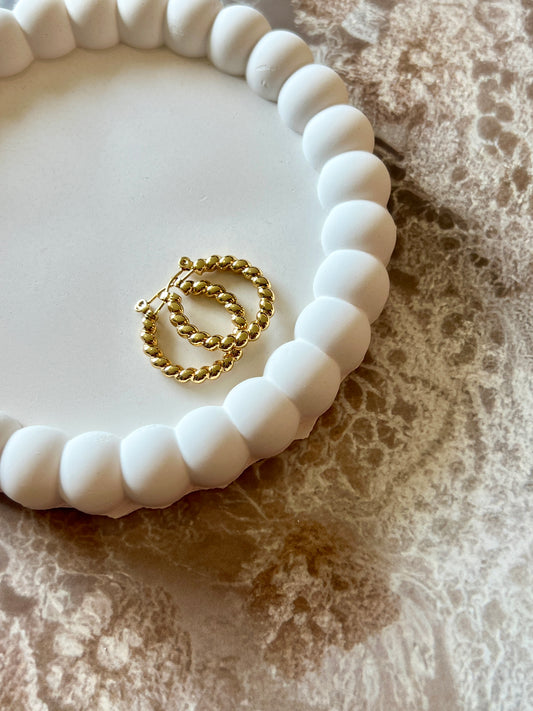 Chain Patterned Small Gold Hoops