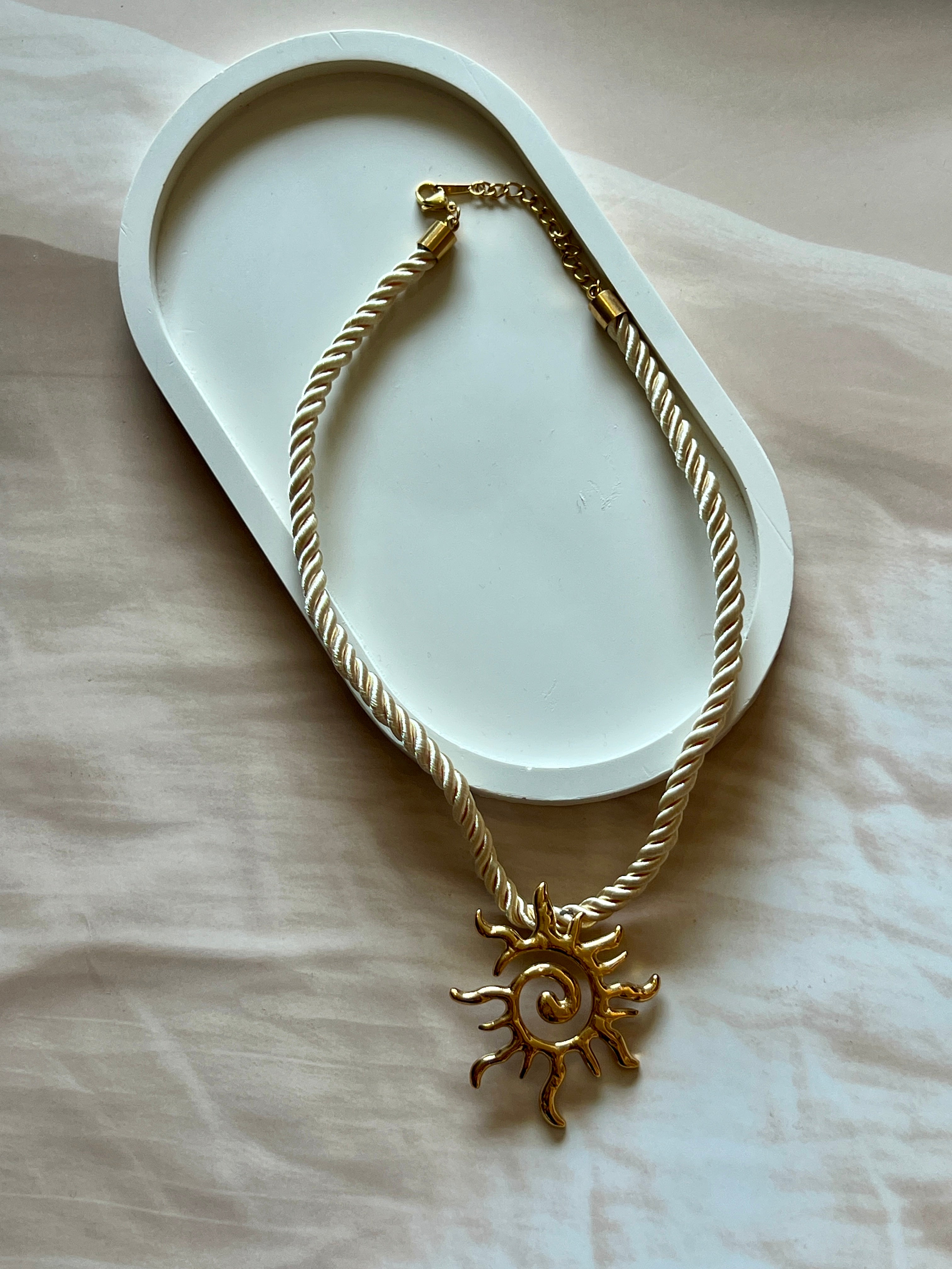 Sun-Shaped Rope Necklace